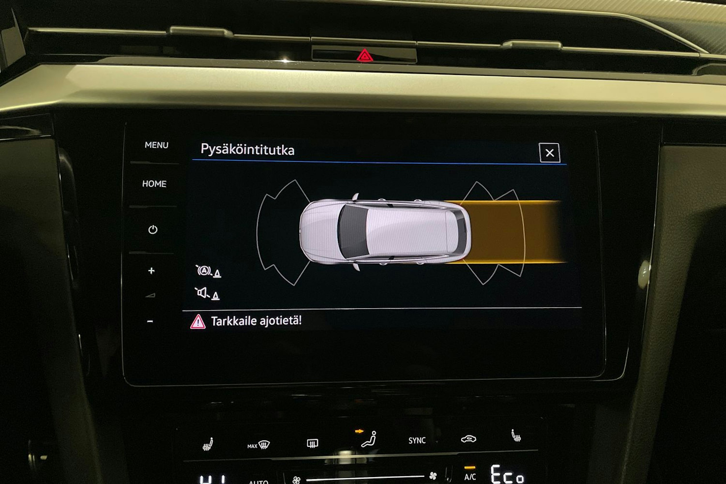 valkoinen Volkswagen Arteon 2022 kuva 20.