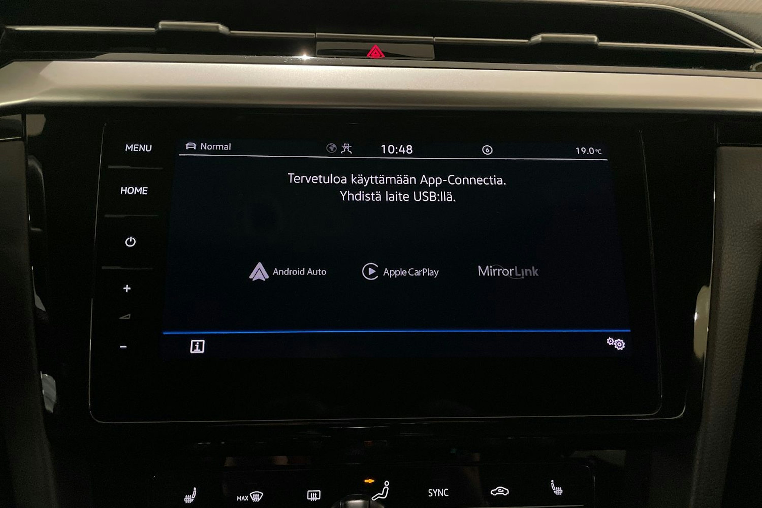 valkoinen Volkswagen Arteon 2022 kuva 22.