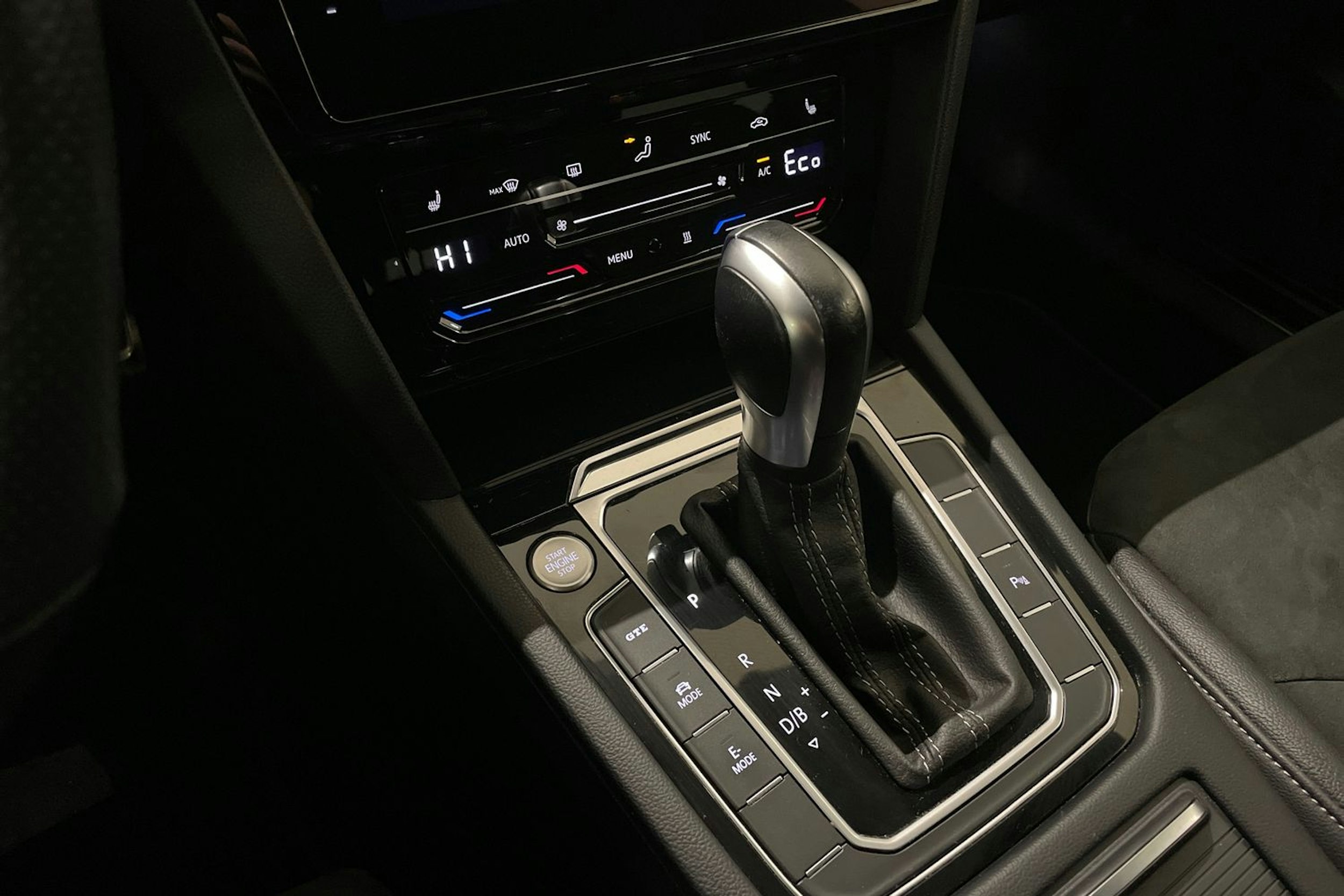 valkoinen Volkswagen Arteon 2022 kuva 25.