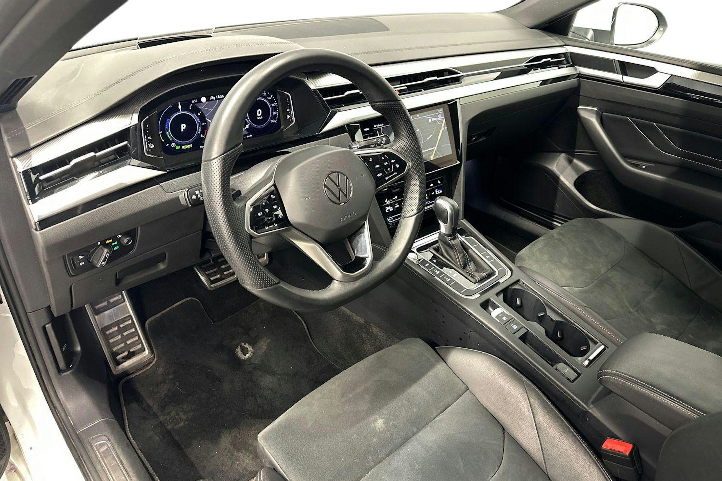 valkoinen Volkswagen Arteon 2022 kuva 7.