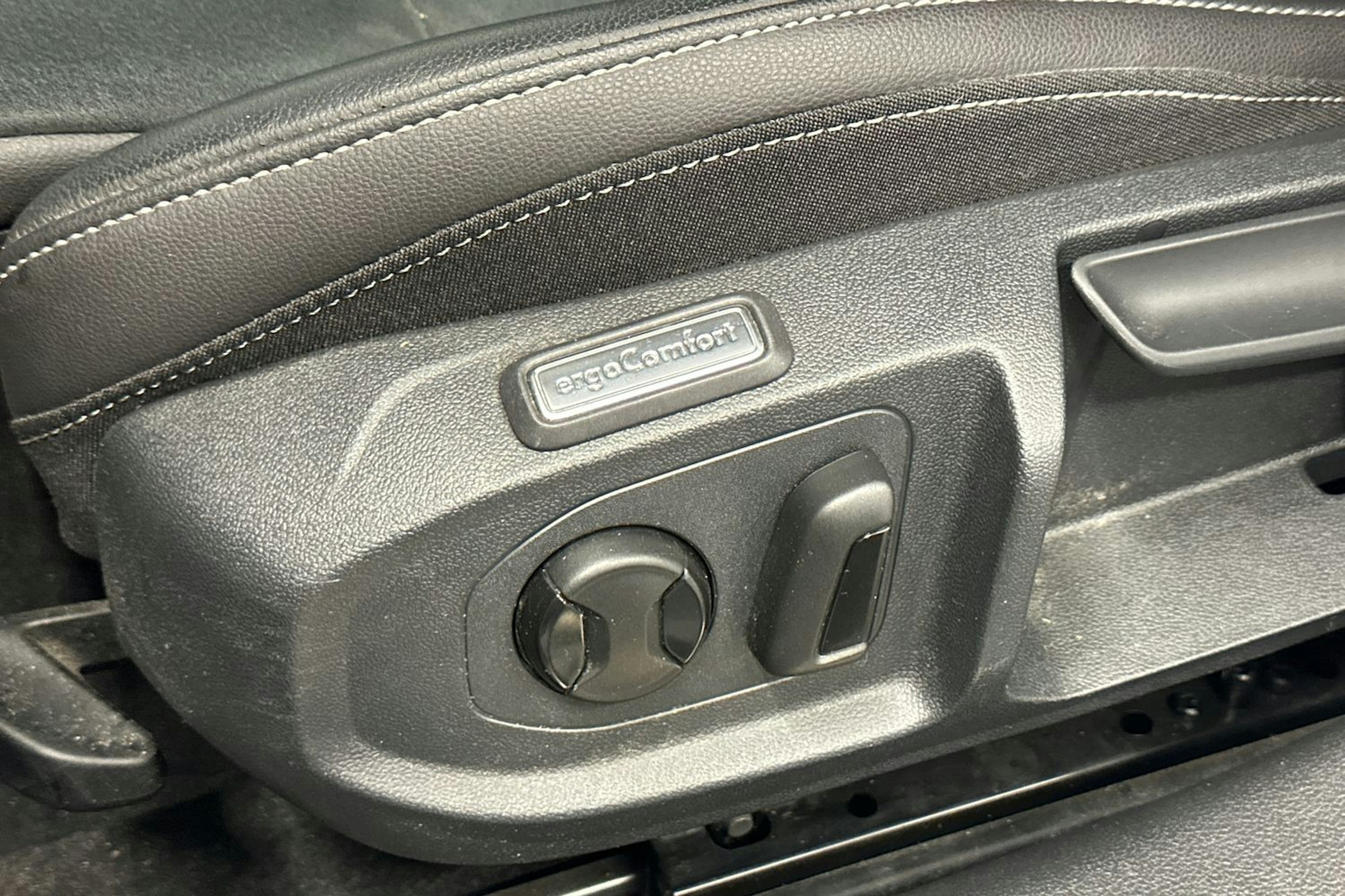 valkoinen Volkswagen Arteon 2022 kuva 13.