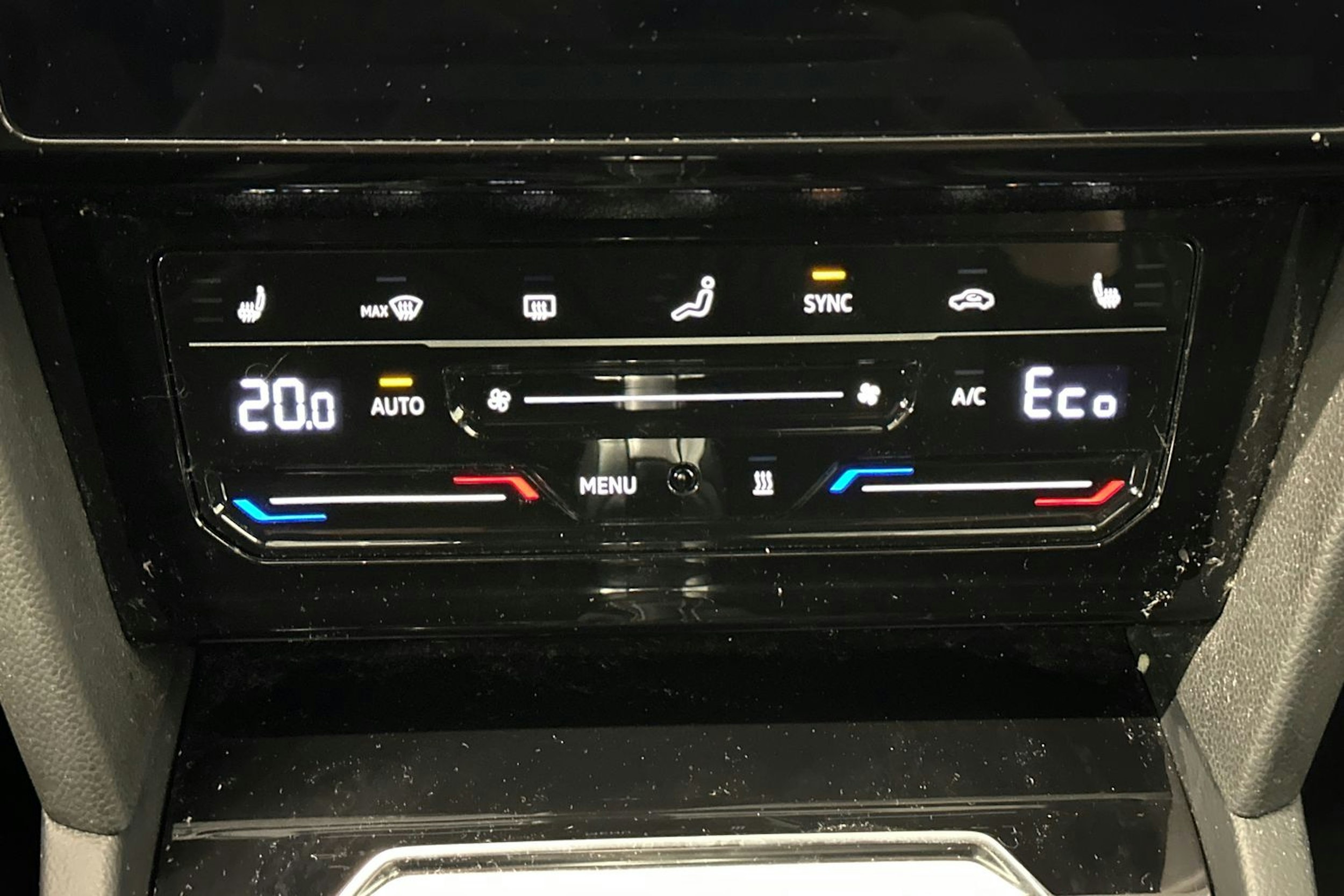 valkoinen Volkswagen Arteon 2022 kuva 22.