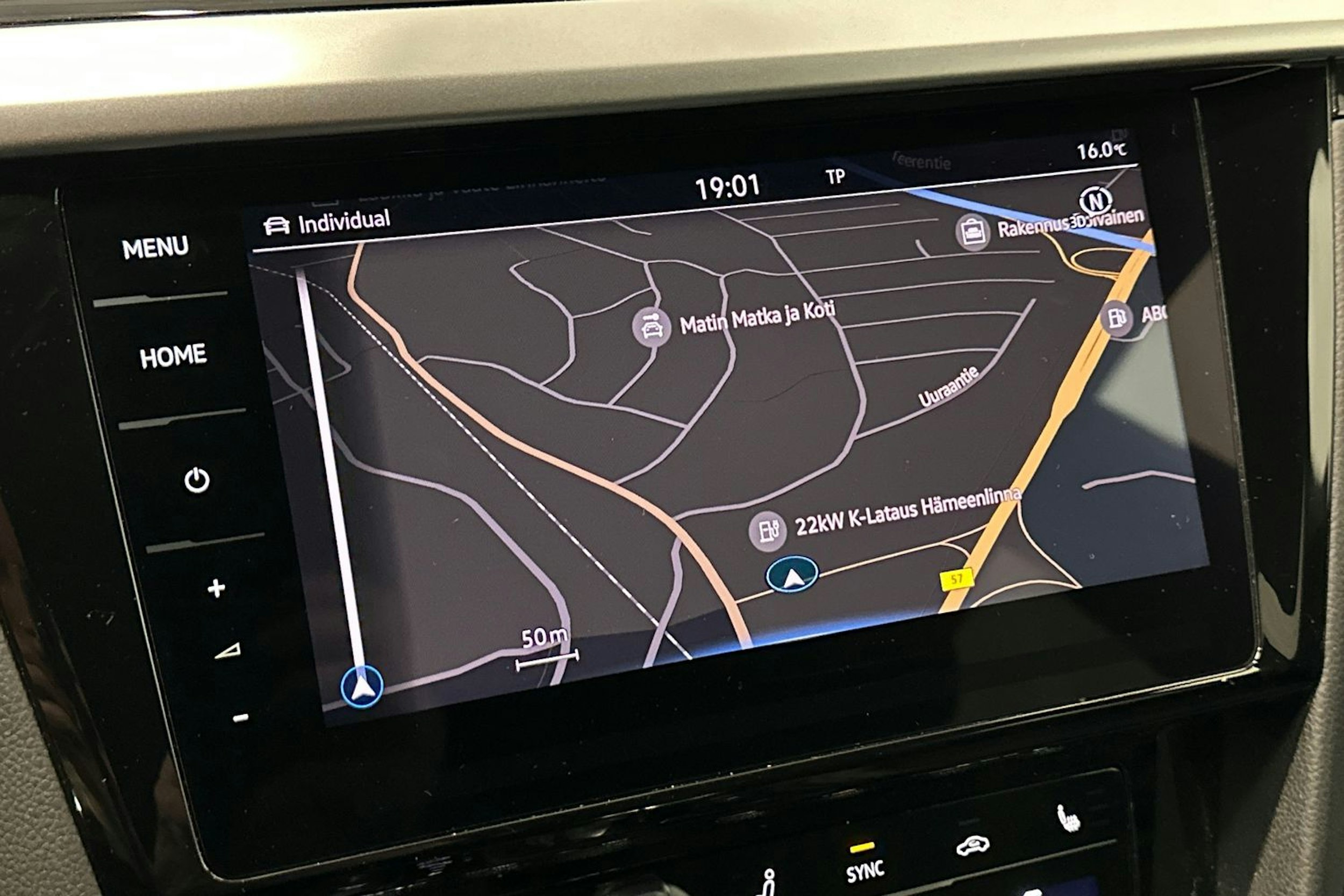 valkoinen Volkswagen Arteon 2022 kuva 25.