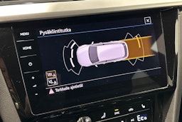 valkoinen Volkswagen Arteon 2022 kuva 28.