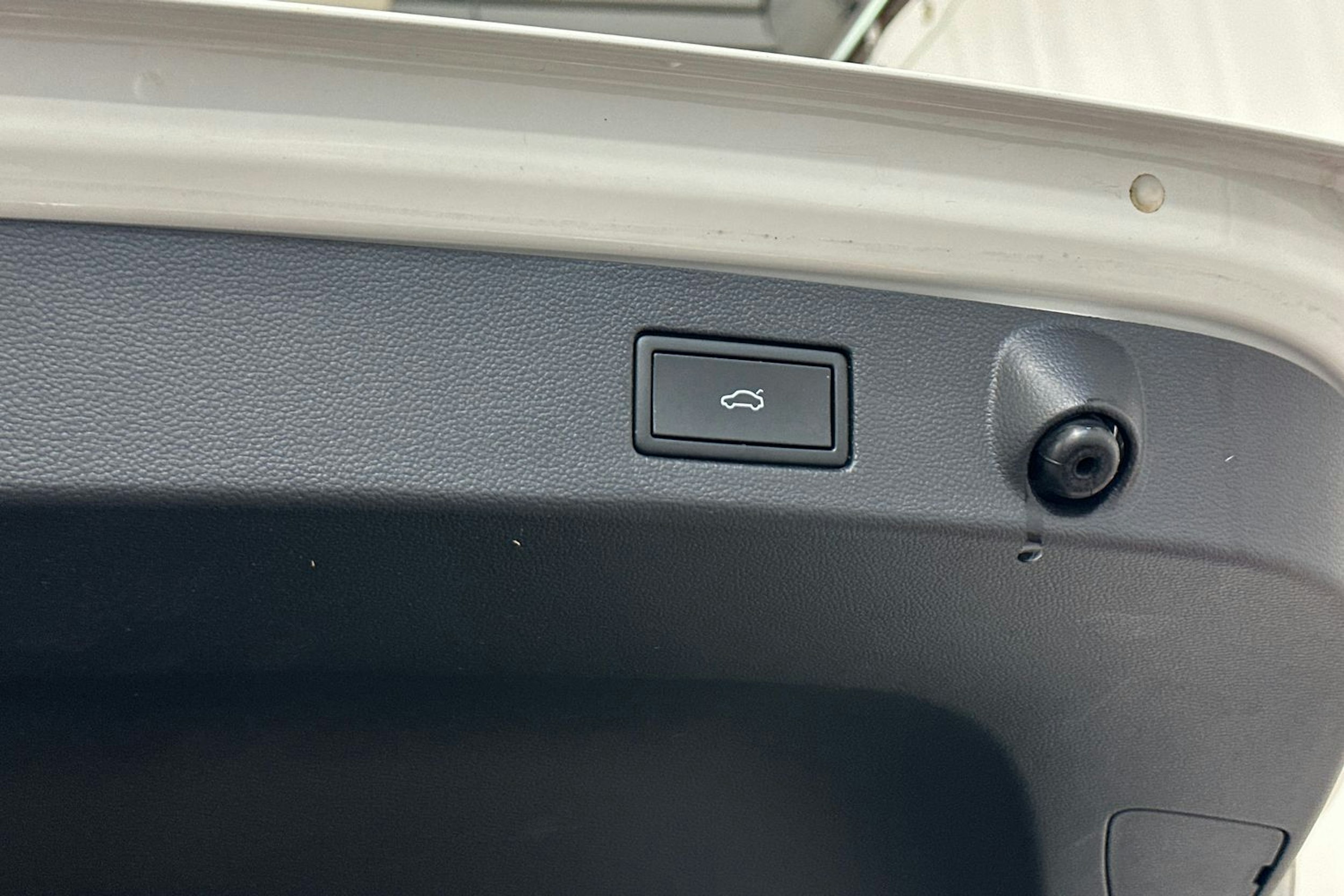 valkoinen Volkswagen Arteon 2022 kuva 32.