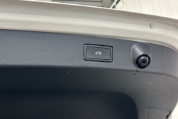 valkoinen Volkswagen Arteon 2022 kuva 32.