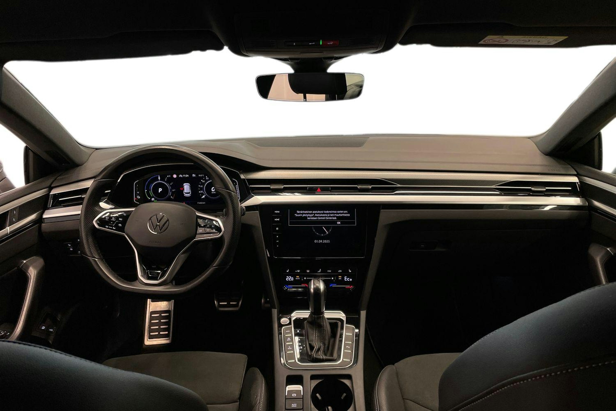 harmaa Volkswagen Arteon 2022 kuva 9.