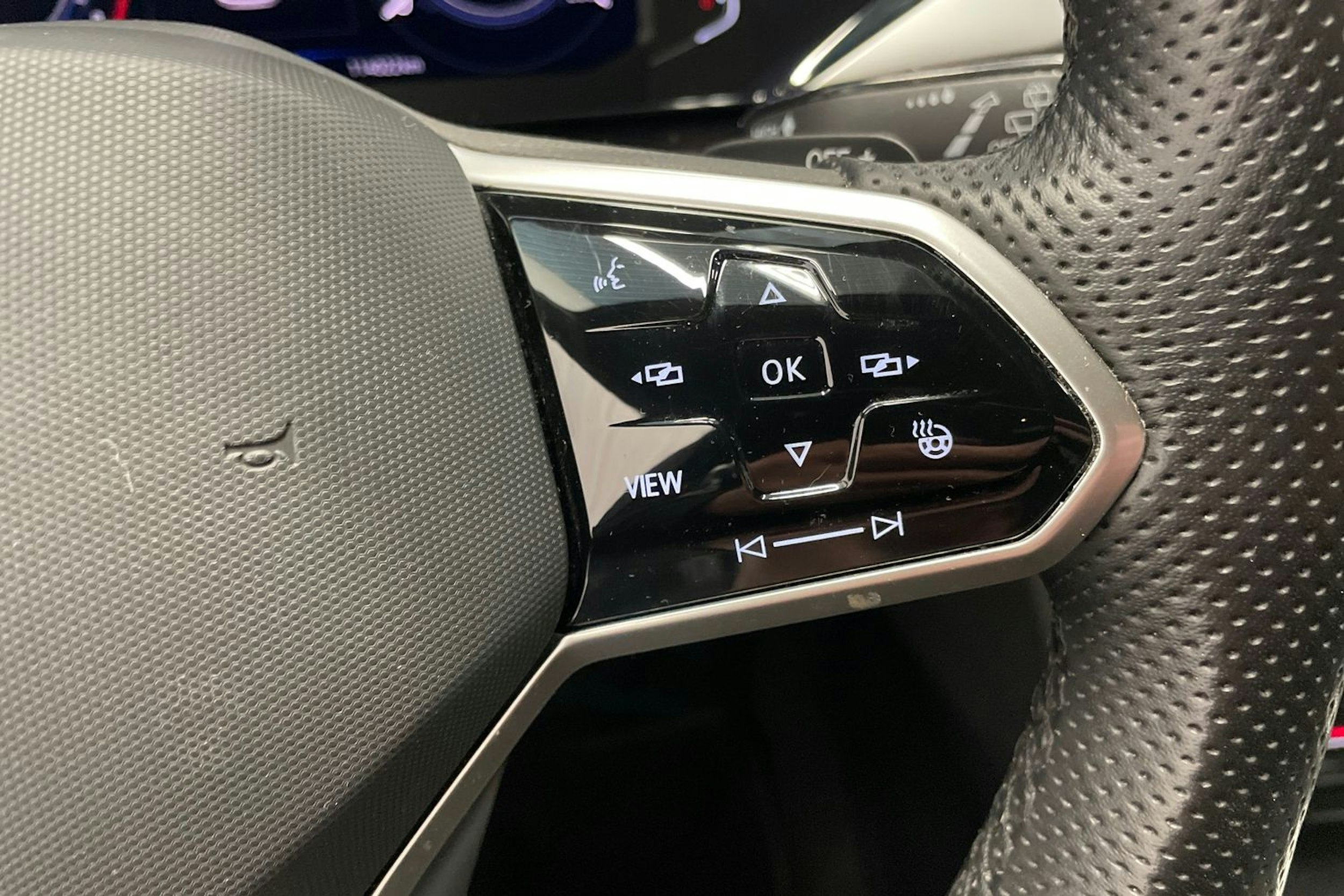 harmaa Volkswagen Arteon 2022 kuva 15.