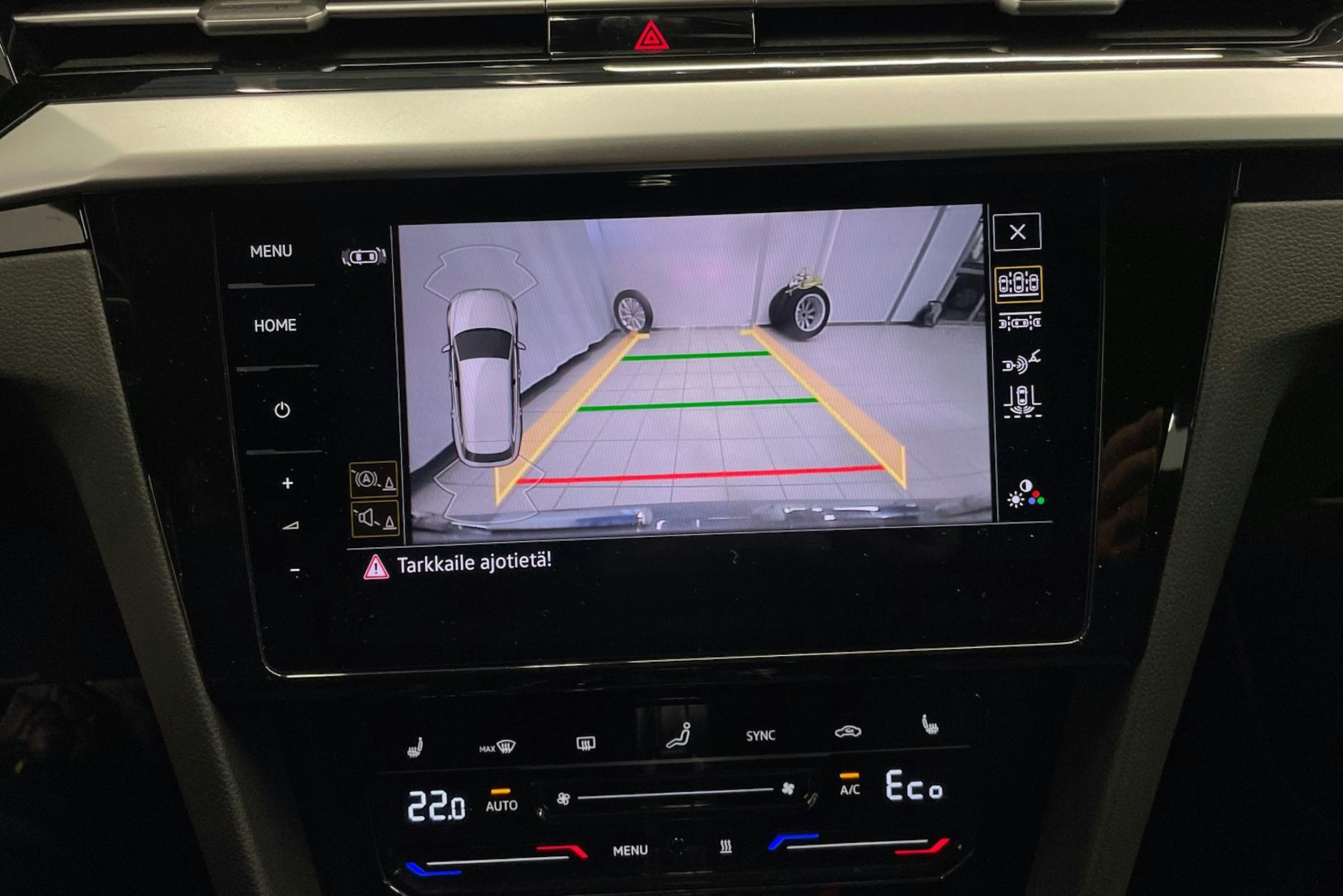 harmaa Volkswagen Arteon 2022 kuva 18.