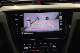 harmaa Volkswagen Arteon 2022 kuva 18.