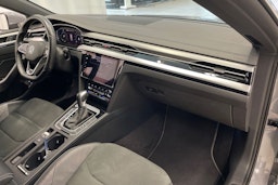 harmaa Volkswagen Arteon 2022 kuva 25.