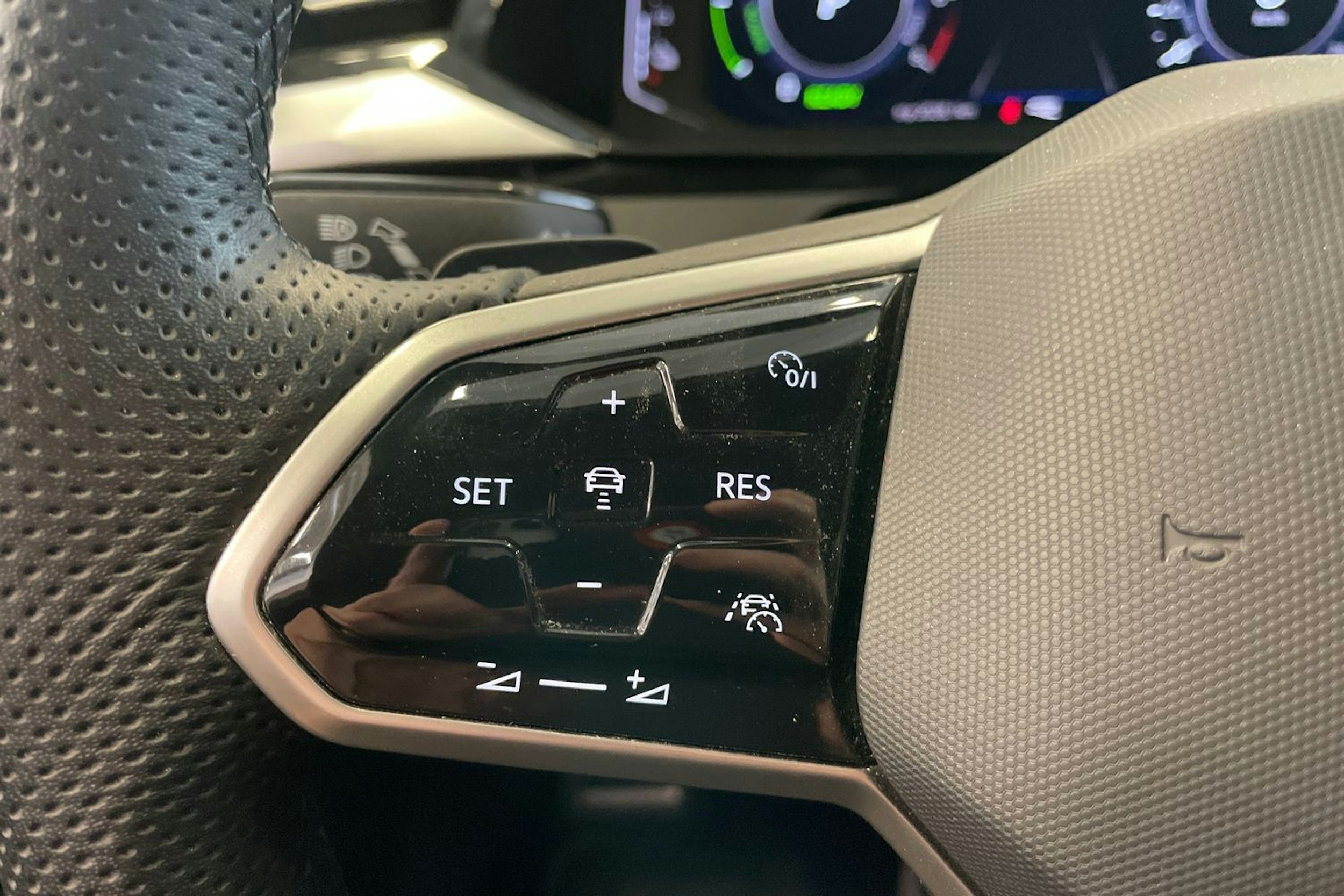 Sininen Volkswagen Arteon 2022 kuva 21.