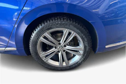 sininen Volkswagen Arteon 2022 kuva 9.