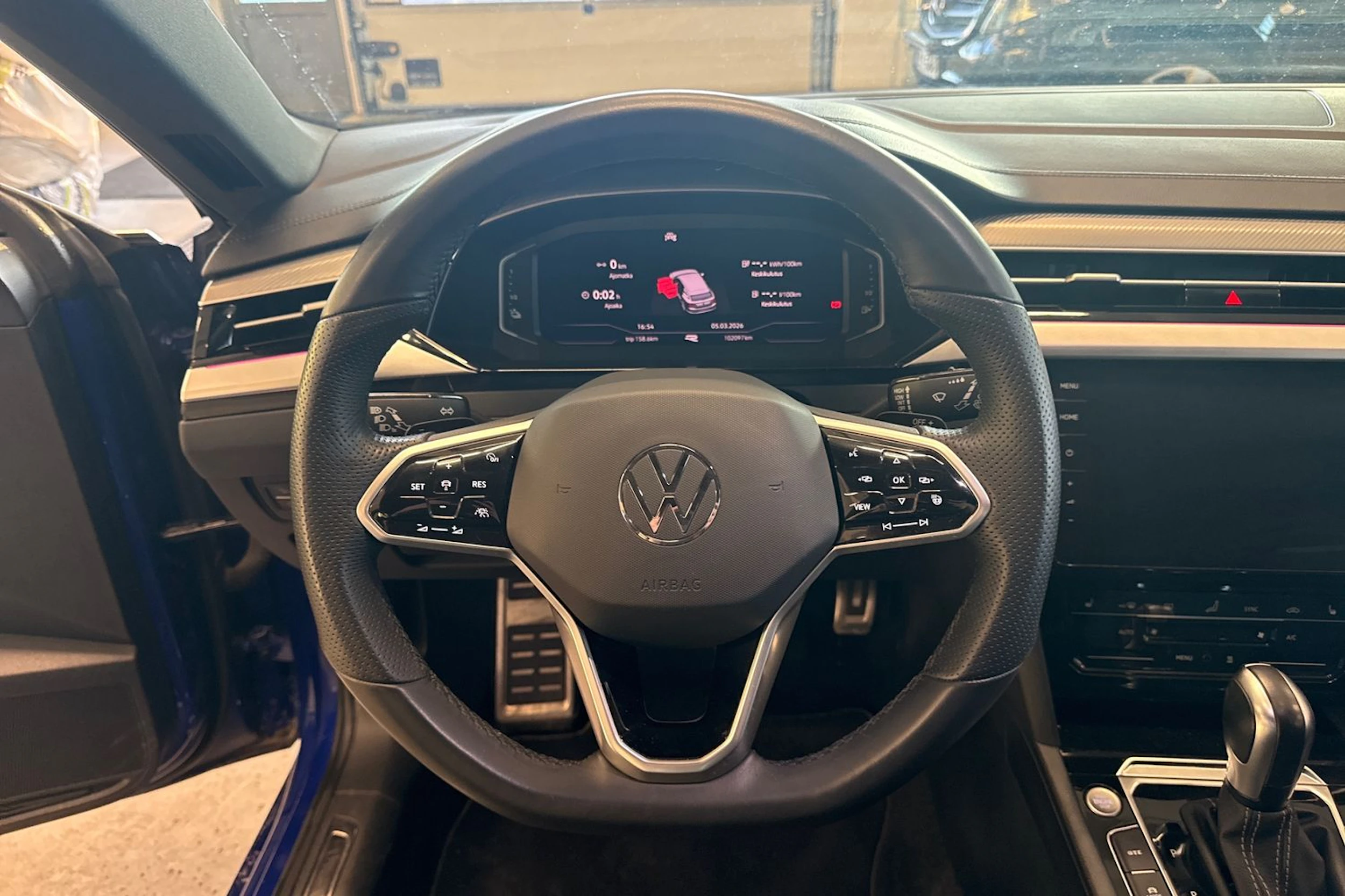 sininen Volkswagen Arteon 2022 kuva 17.