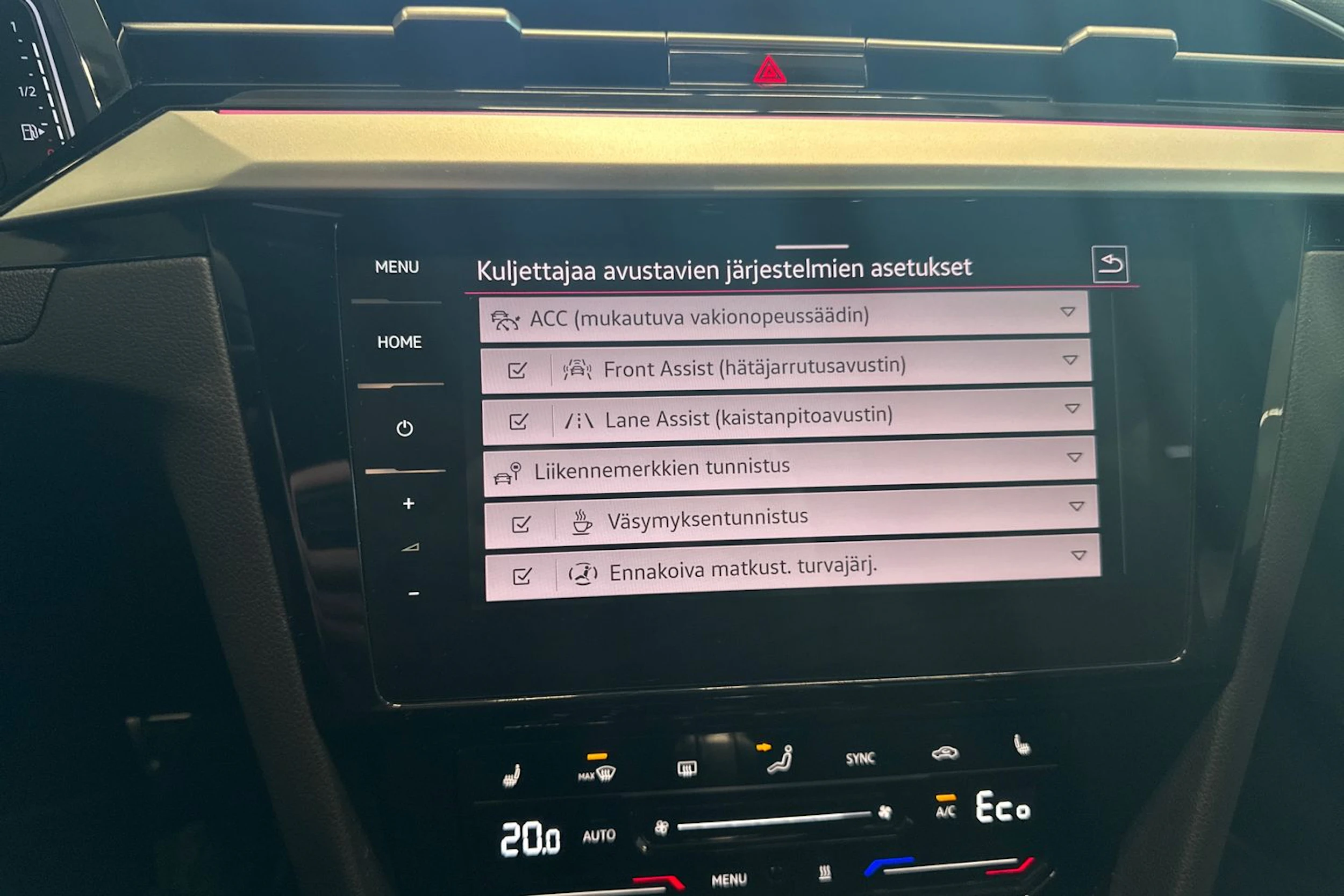 sininen Volkswagen Arteon 2022 kuva 26.