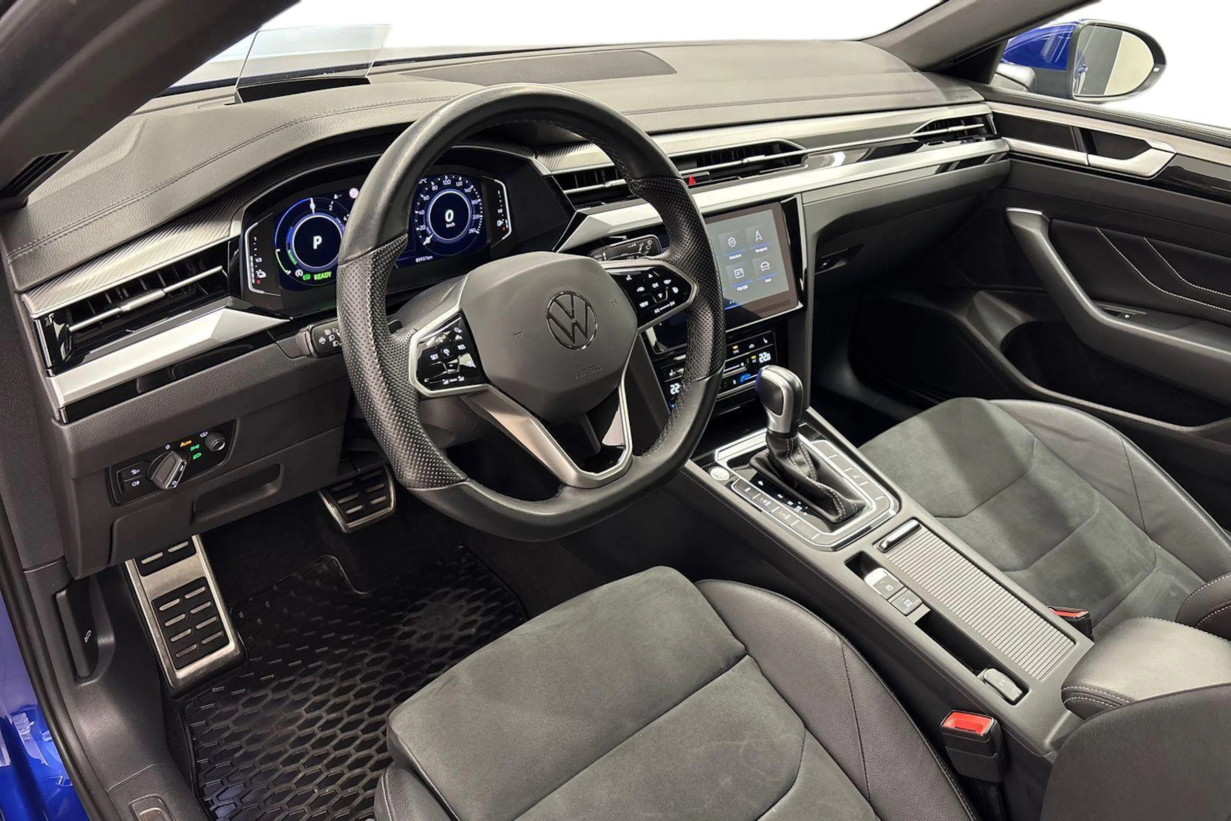 sininen Volkswagen Arteon 2022 kuva 6.