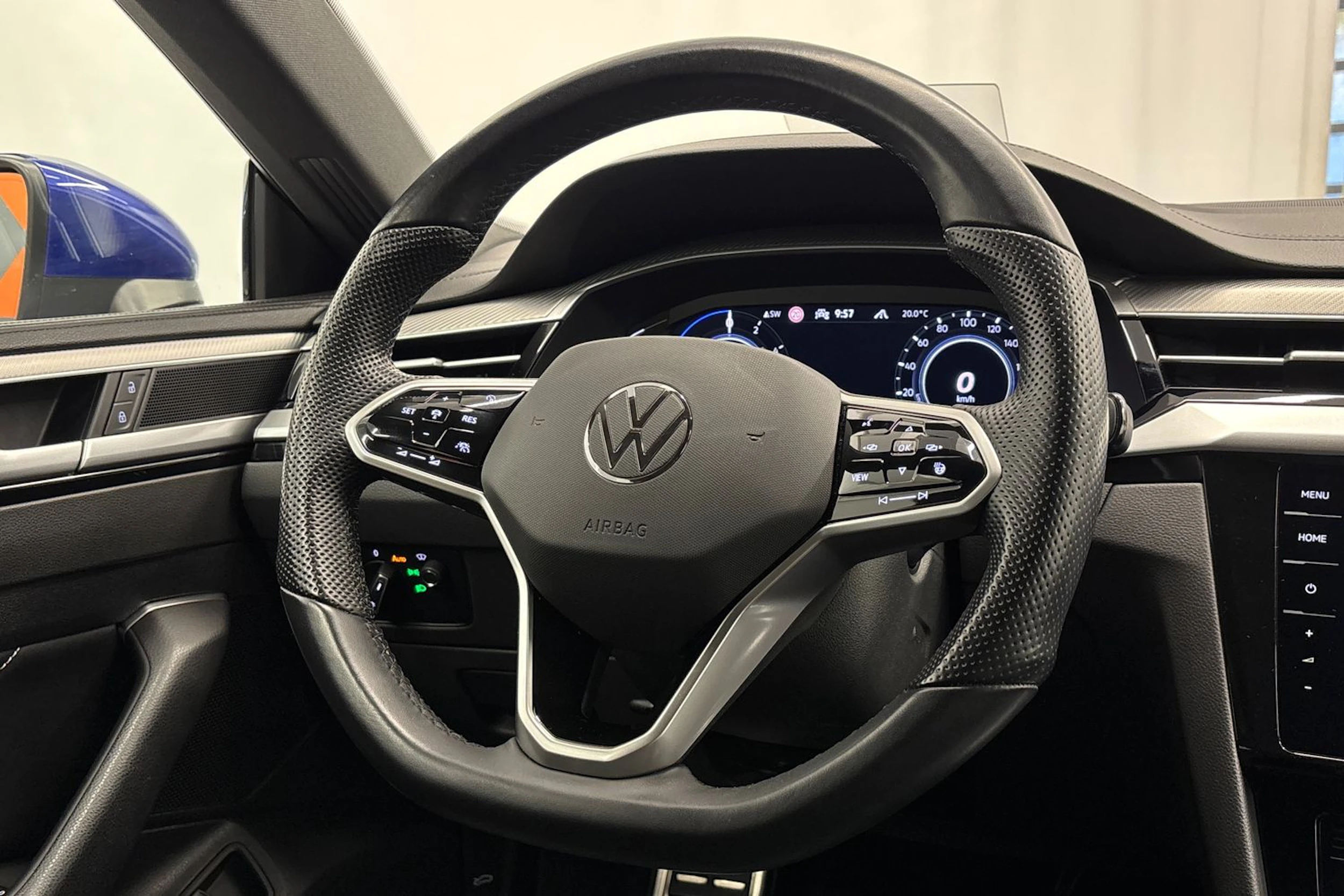 sininen Volkswagen Arteon 2022 kuva 13.
