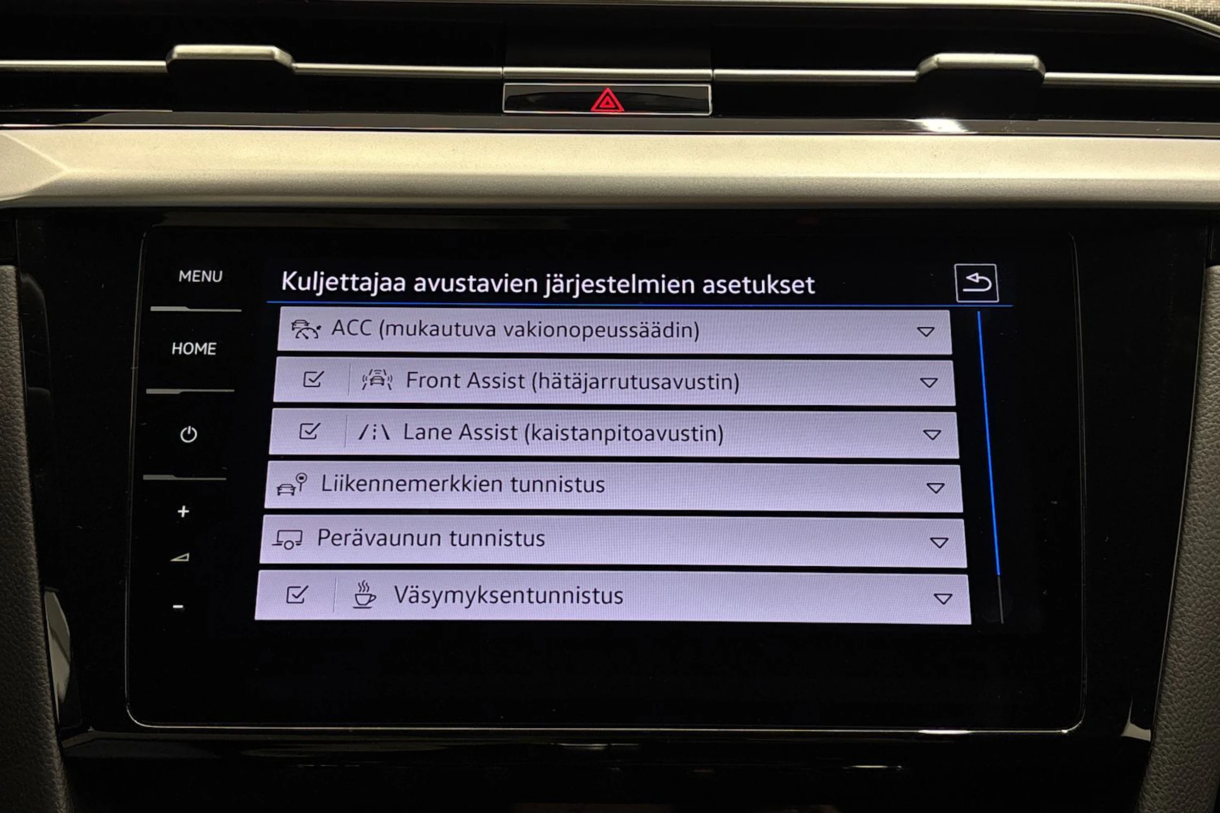 sininen Volkswagen Arteon 2022 kuva 20.