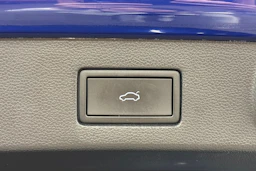 sininen Volkswagen Arteon 2022 kuva 25.
