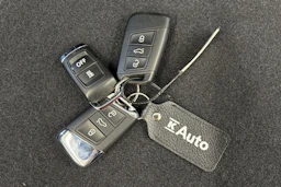 sininen Volkswagen Arteon 2022 kuva 26.