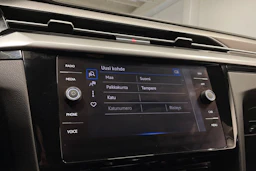 valkoinen Volkswagen Arteon 2022 kuva 18.