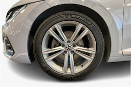 harmaa Volkswagen Arteon 2022 kuva 9.