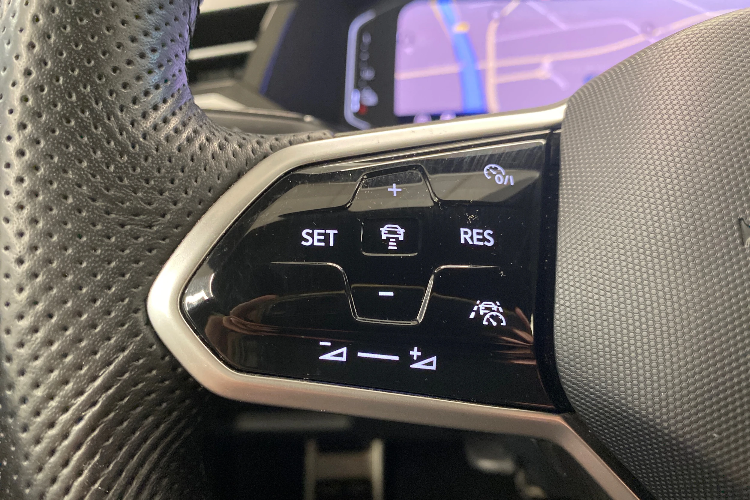 harmaa Volkswagen Arteon 2022 kuva 15.