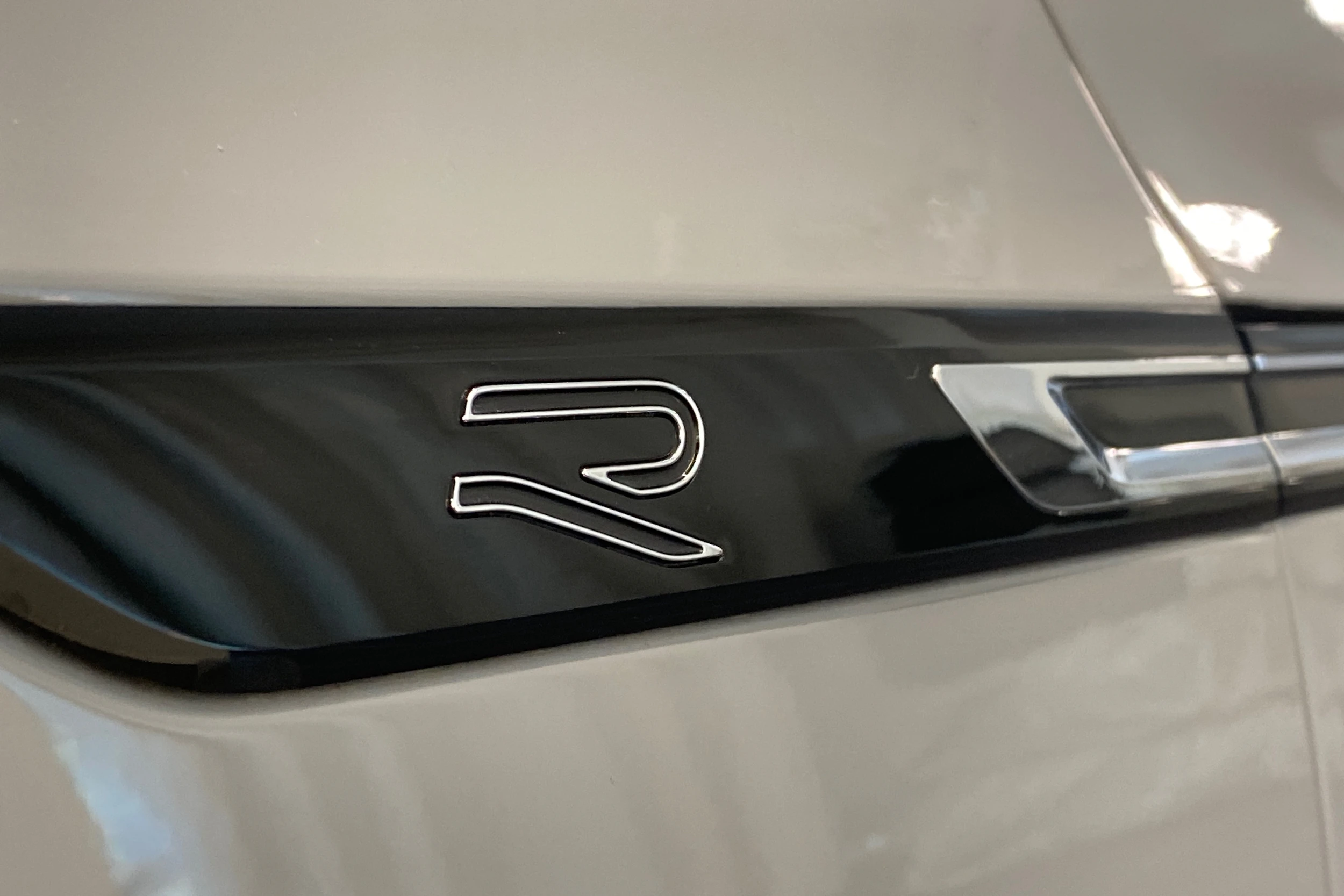 harmaa Volkswagen Arteon 2022 kuva 27.