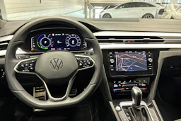 valkoinen Volkswagen Arteon 2022 kuva 11.