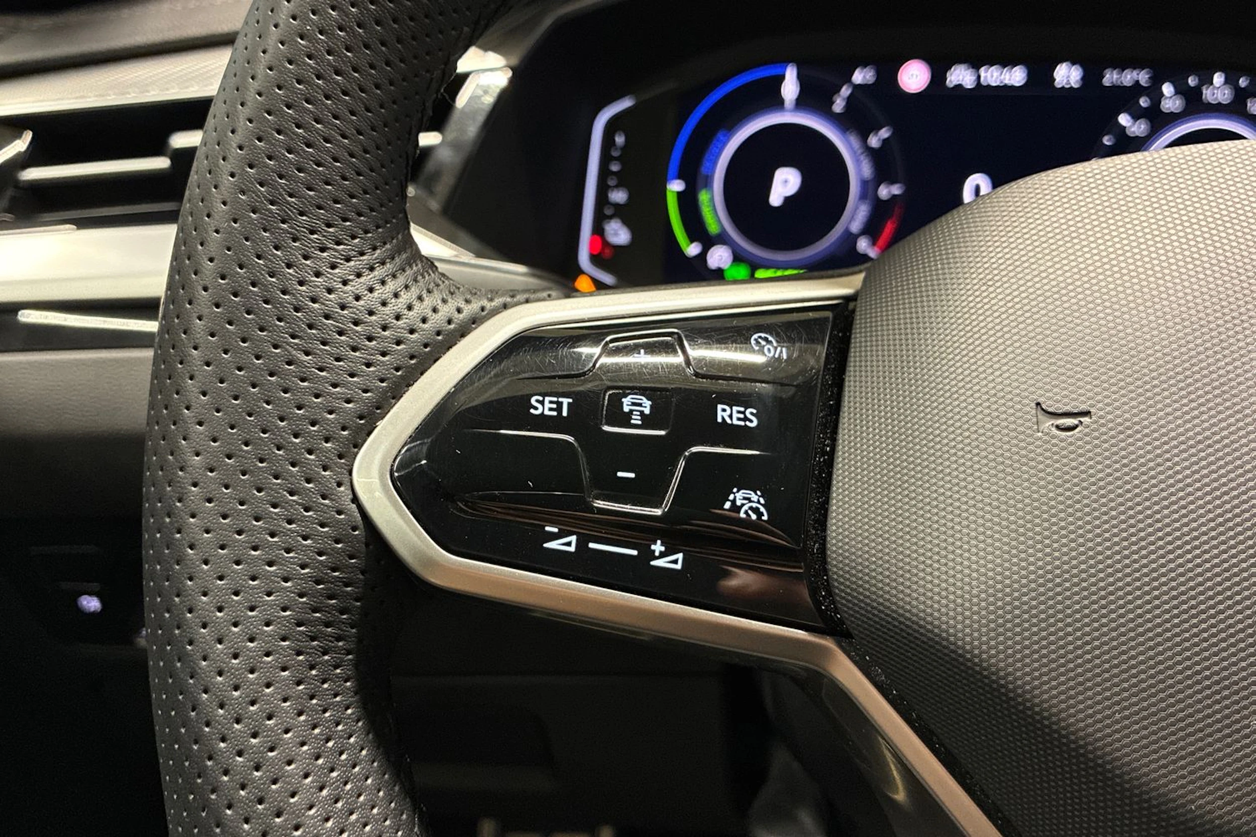 valkoinen Volkswagen Arteon 2022 kuva 13.