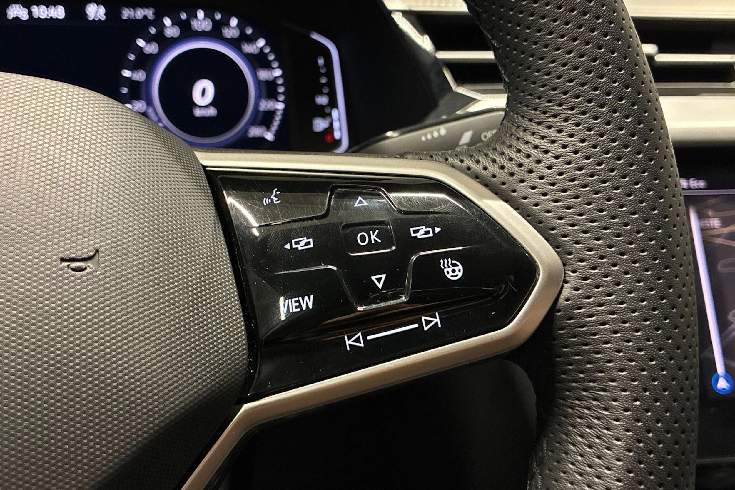 valkoinen Volkswagen Arteon 2022 kuva 14.