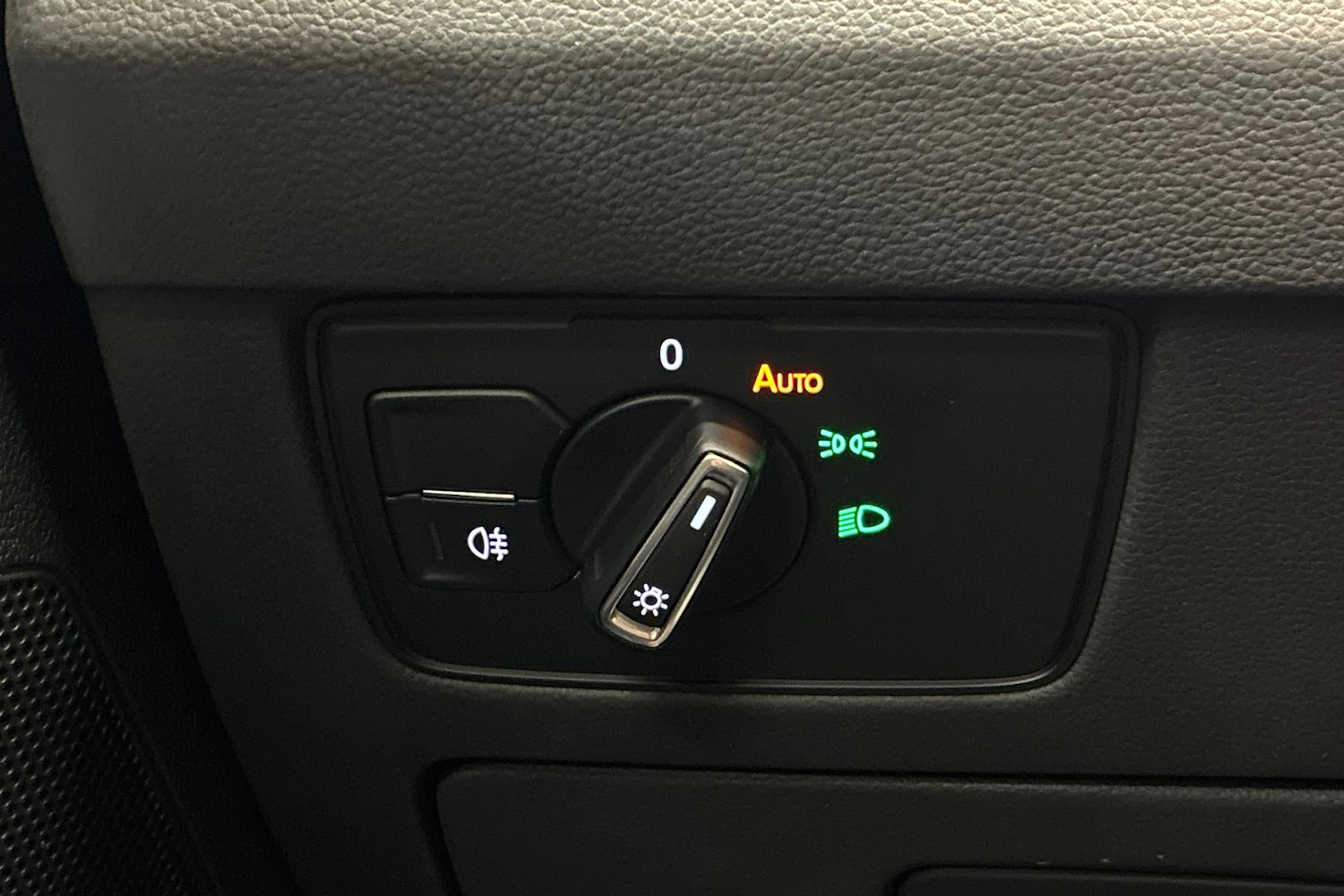 valkoinen Volkswagen Arteon 2022 kuva 15.