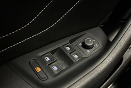 valkoinen Volkswagen Arteon 2022 kuva 17.