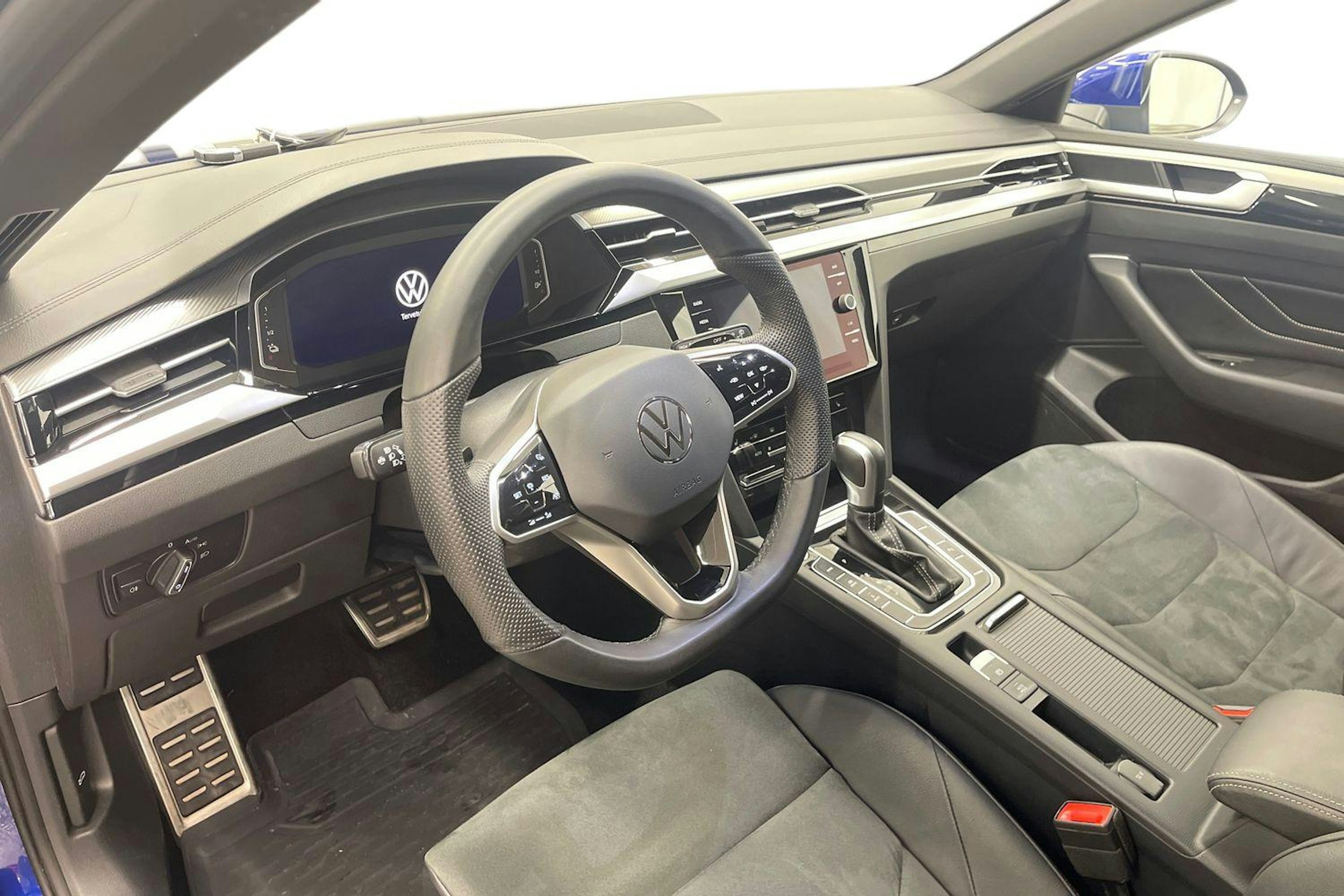 Sininen Volkswagen Arteon 2022 kuva 7.