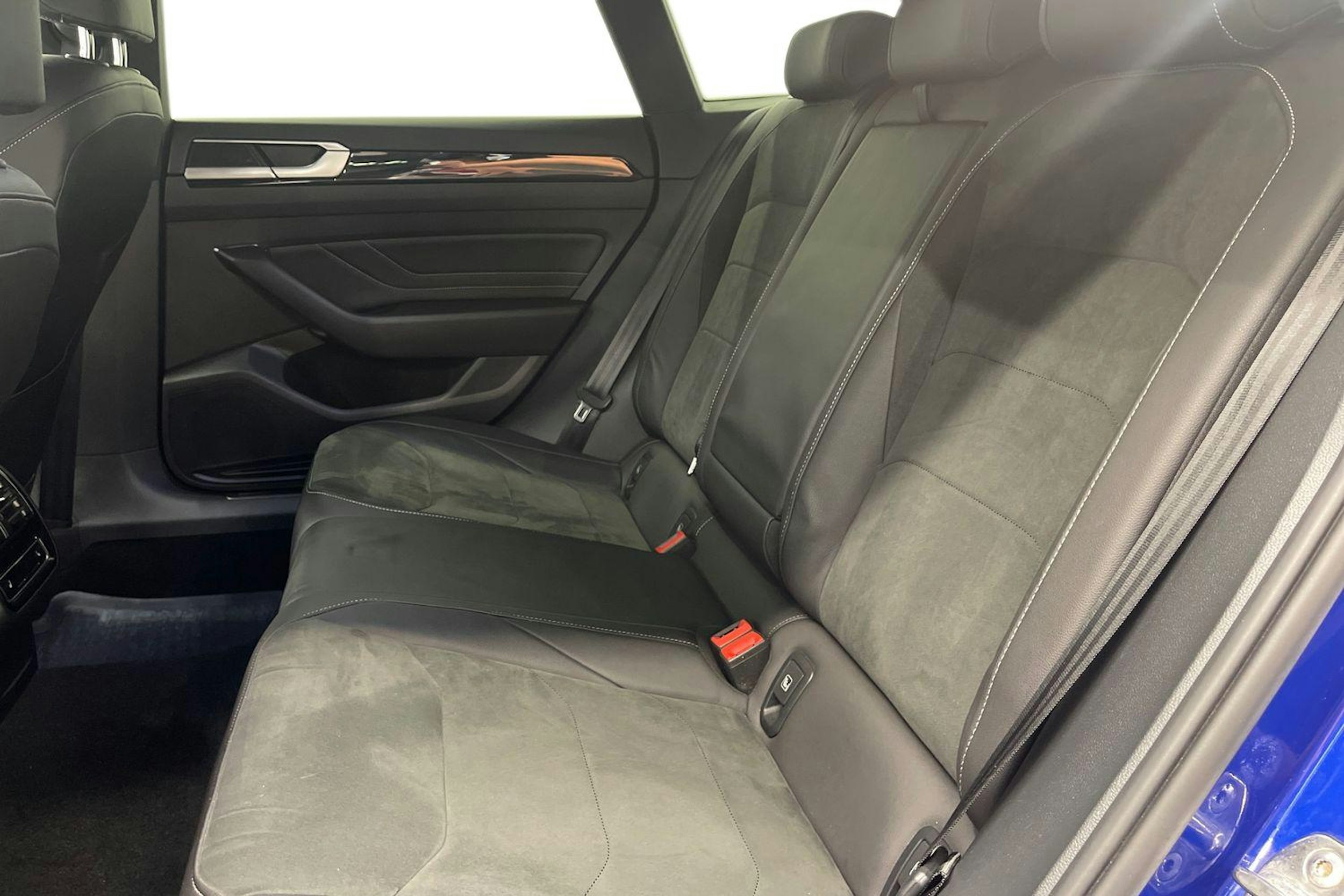 Sininen Volkswagen Arteon 2022 kuva 10.