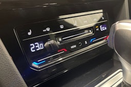 Sininen Volkswagen Arteon 2022 kuva 23.