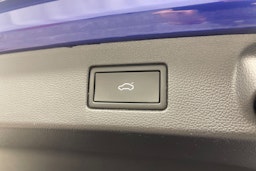 Sininen Volkswagen Arteon 2022 kuva 26.