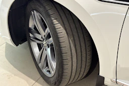 valkoinen Volkswagen Arteon 2022 kuva 10.