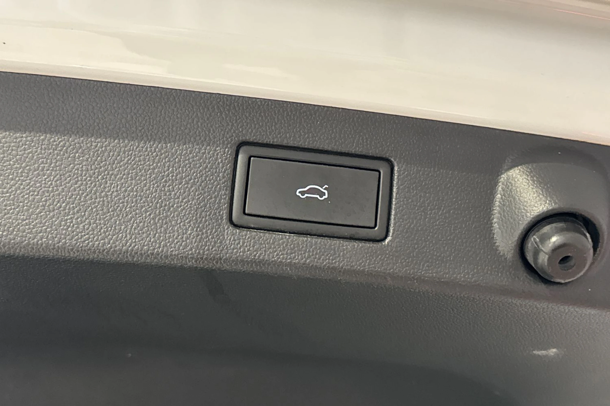 valkoinen Volkswagen Arteon 2022 kuva 14.