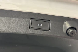 valkoinen Volkswagen Arteon 2022 kuva 14.