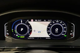 valkoinen Volkswagen Arteon 2022 kuva 20.