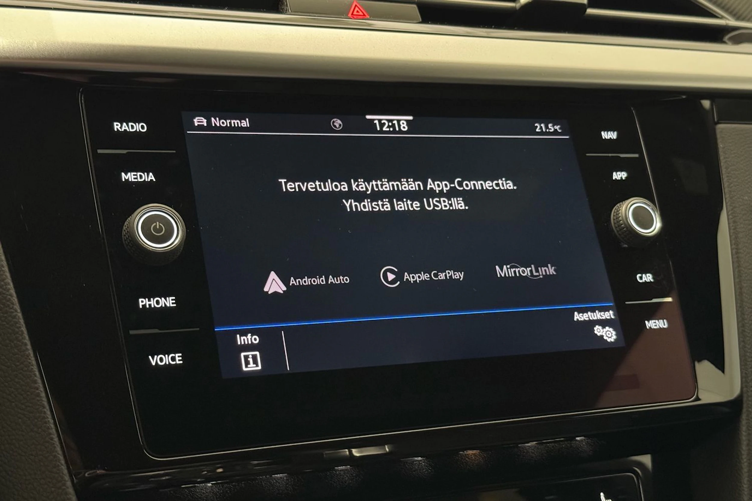 valkoinen Volkswagen Arteon 2022 kuva 25.
