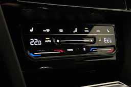 valkoinen Volkswagen Arteon 2022 kuva 28.