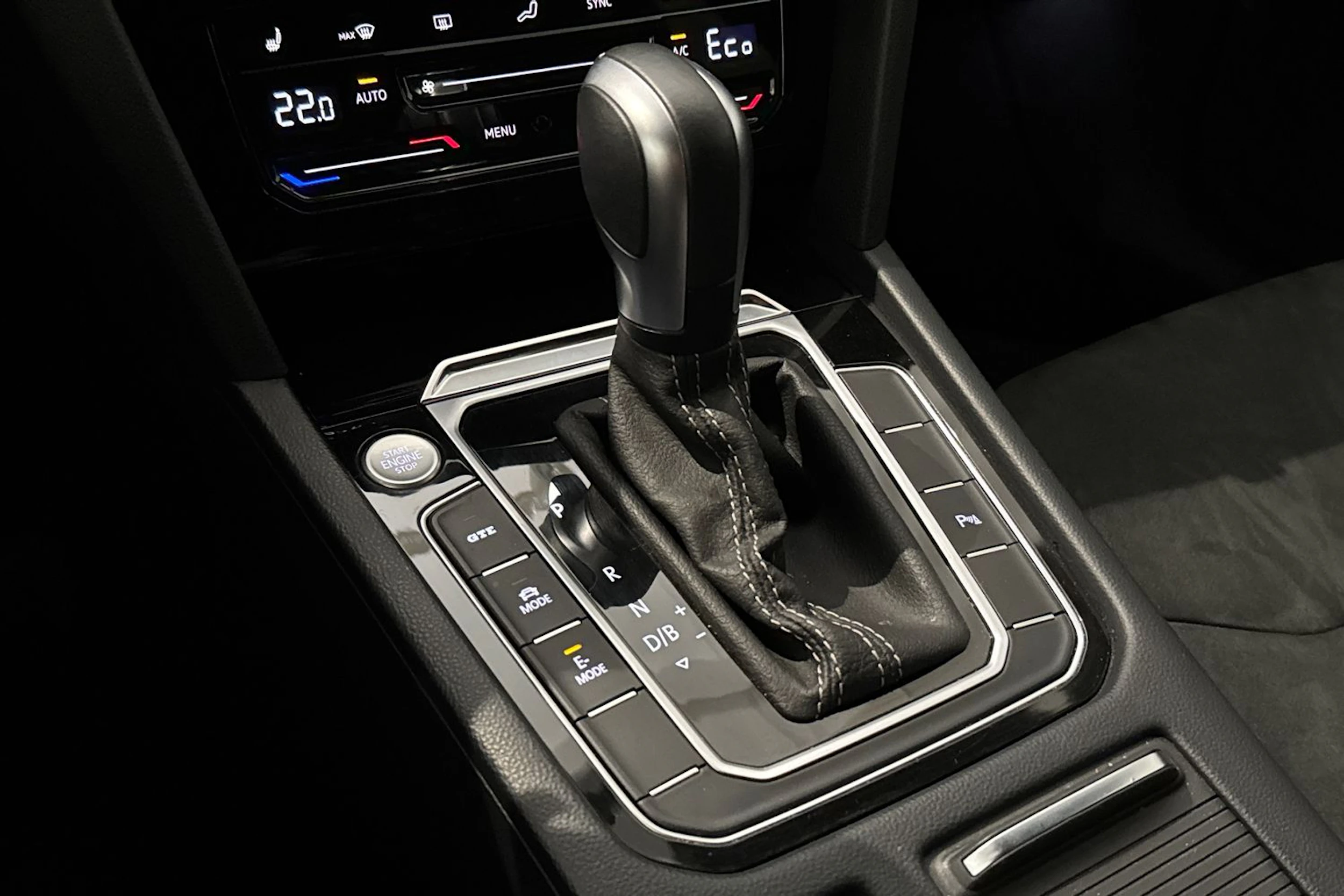 valkoinen Volkswagen Arteon 2022 kuva 29.