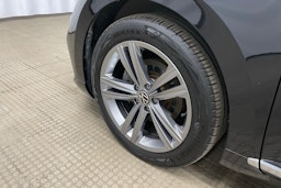 musta Volkswagen Arteon 2022 kuva 11.