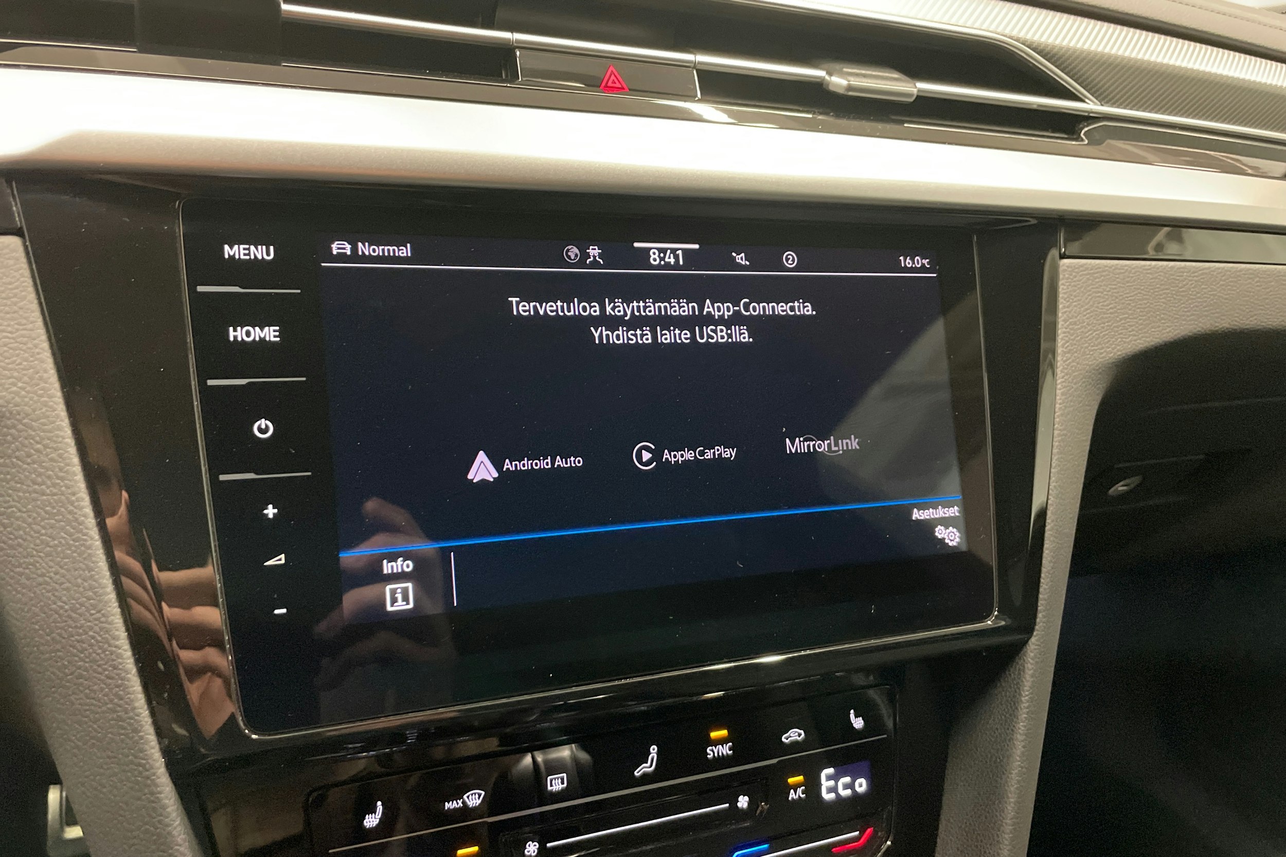 musta Volkswagen Arteon 2022 kuva 23.