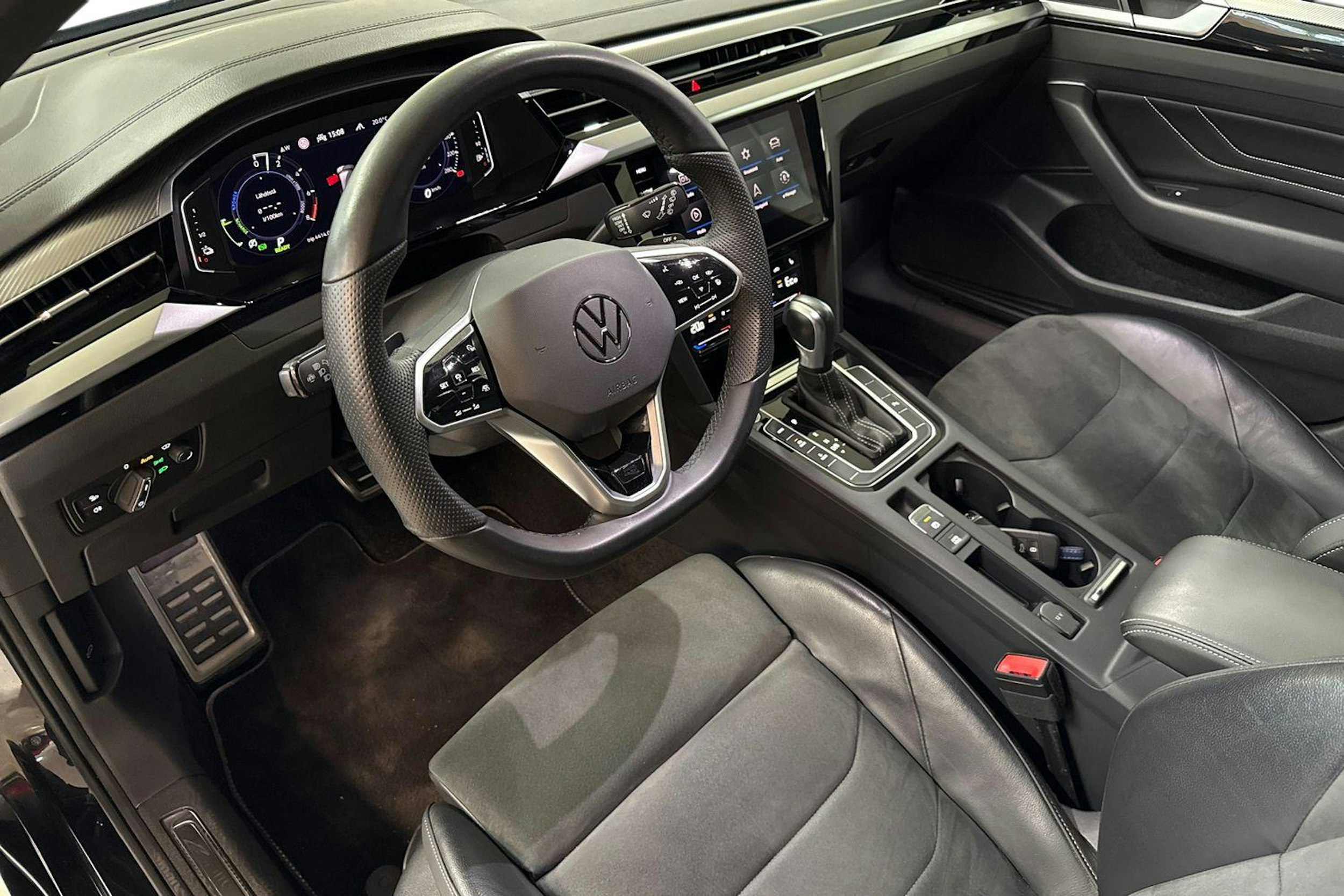 musta Volkswagen Arteon 2022 kuva 7.