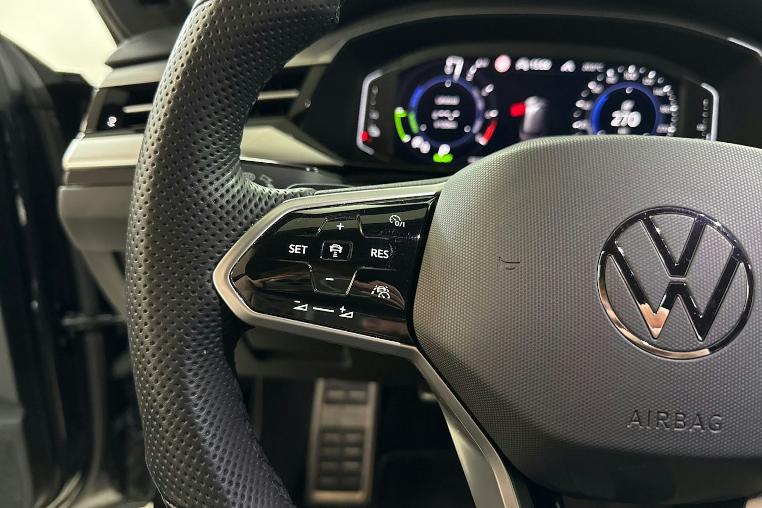 musta Volkswagen Arteon 2022 kuva 17.