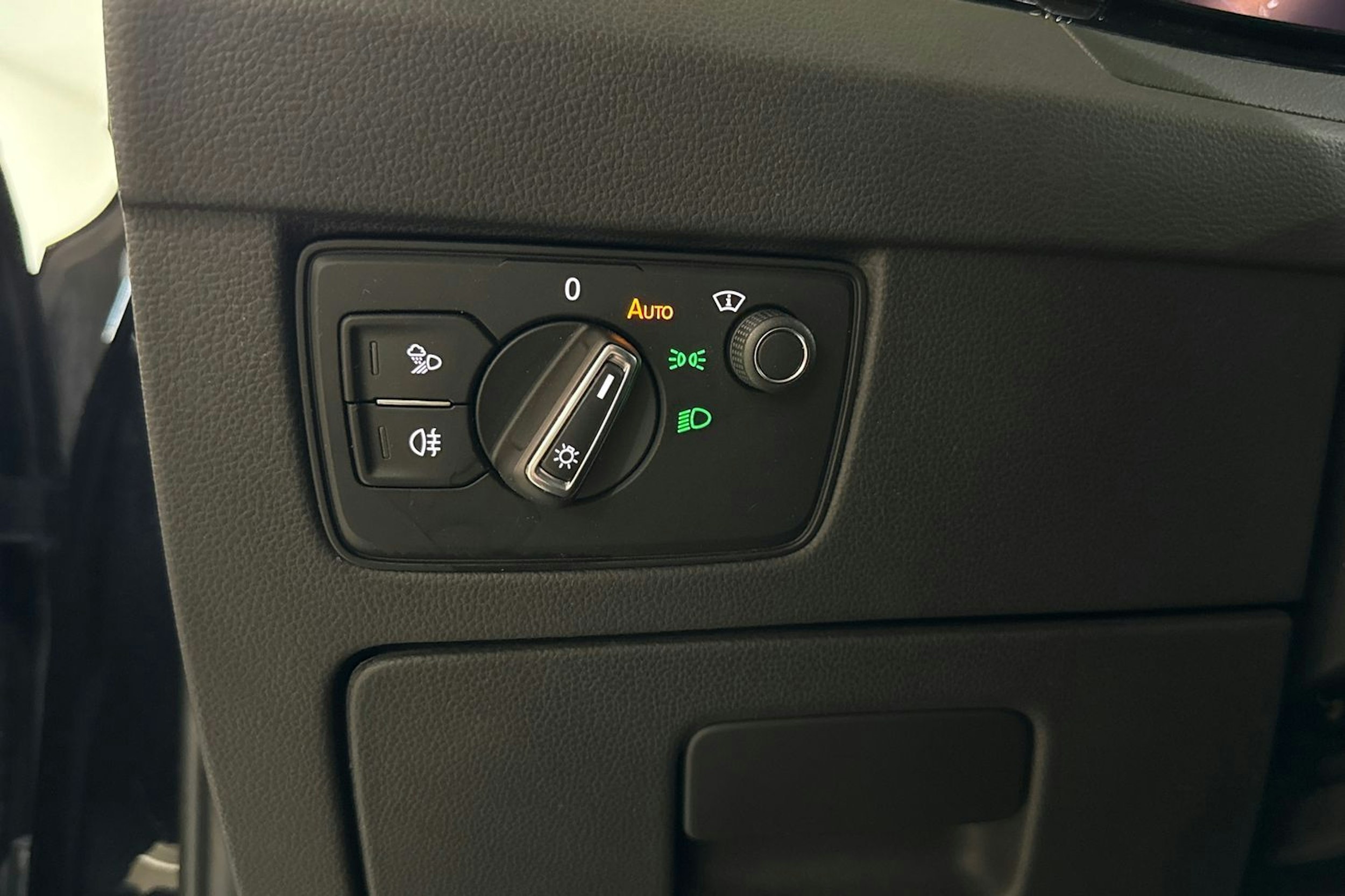 musta Volkswagen Arteon 2022 kuva 20.