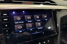musta Volkswagen Arteon 2022 kuva 24.